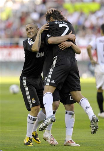 曼纳：尤文球衣为胜利而造，那不勒斯的球衣为梦想而造（曼纳称：尤文战袍为胜利而生，那不勒斯球衣因梦想而生）