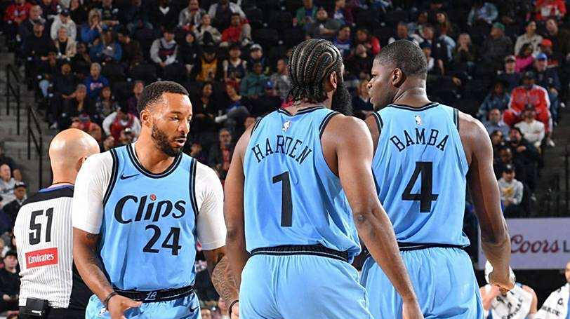 巴萨中场控制力回升（巴萨重拾中场掌控）