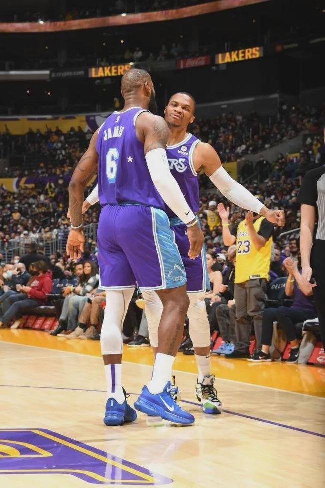 3-1，迈阿密获季后赛总冠军！梅西2助攻1策动，2度上演阿根廷连线（3-1，迈阿密加冕季后赛总冠军！梅西两助攻一策动，两度上演阿根廷连线）