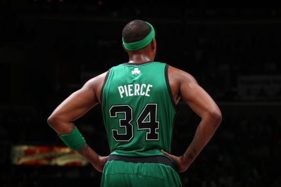 哈登本赛季三分造犯规次数高达27次，断层领先所有人（哈登本季三分造犯规达27次，遥遥领先全联盟）