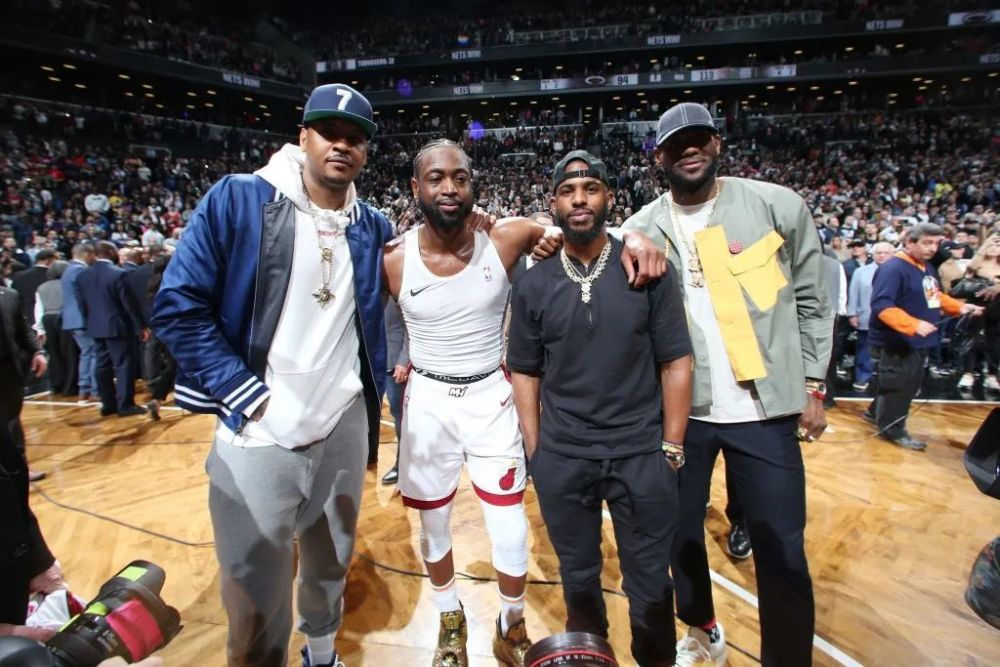 世界杯裁判名单公布，中国裁判再次入选（世界杯裁判名单出炉，中国裁判再度入围）