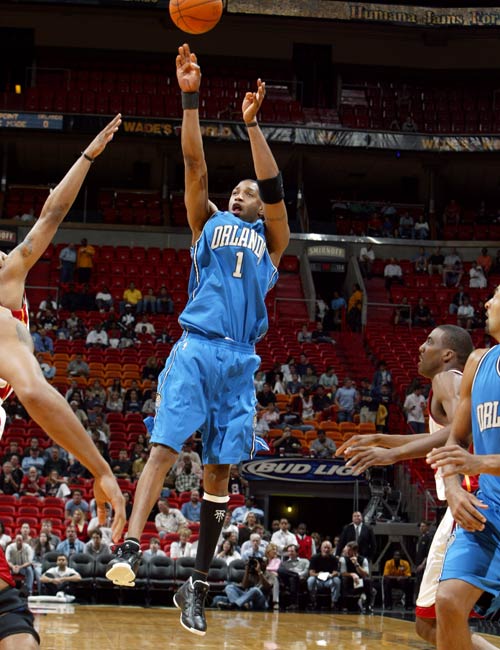 固若金汤，拜仁是本赛季五大联赛唯一上半场没丢球的球队（拜仁铁壁：本季五大联赛唯一上半场零失球球队）