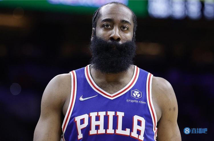 球队攻防效率提升，排名攀升（攻防提效助力排名上扬）