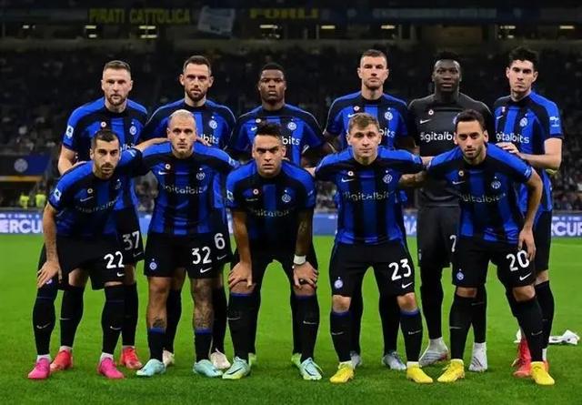 动漫展示欧冠新一轮第一比赛日的结果：（动画版欧冠新一轮首日赛果）