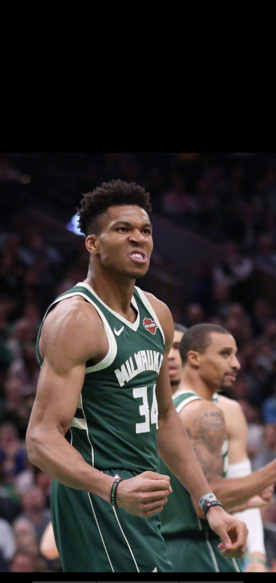 斯通斯：改打五后卫是教练的临场决定；真为福登感到开心（斯通斯：五后卫是教练临时调整，我真心为福登高兴）