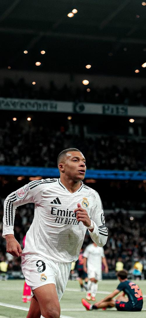 其他大洲足球中北美：哥斯达黎加出师不利，库拉索或成新军（中北美赛场：哥斯达黎加开局不利，库拉索有望崛起为新势力）