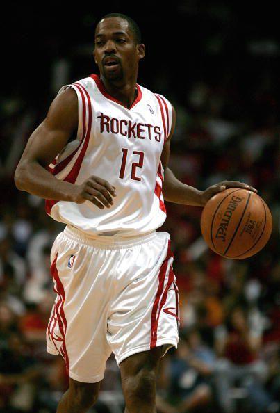 “为保障运动员的身体健康和长远发展，我们决定让郑钦文退出本届全运会”（出于健康与长远发展考虑，郑钦文将退出本届全运会）