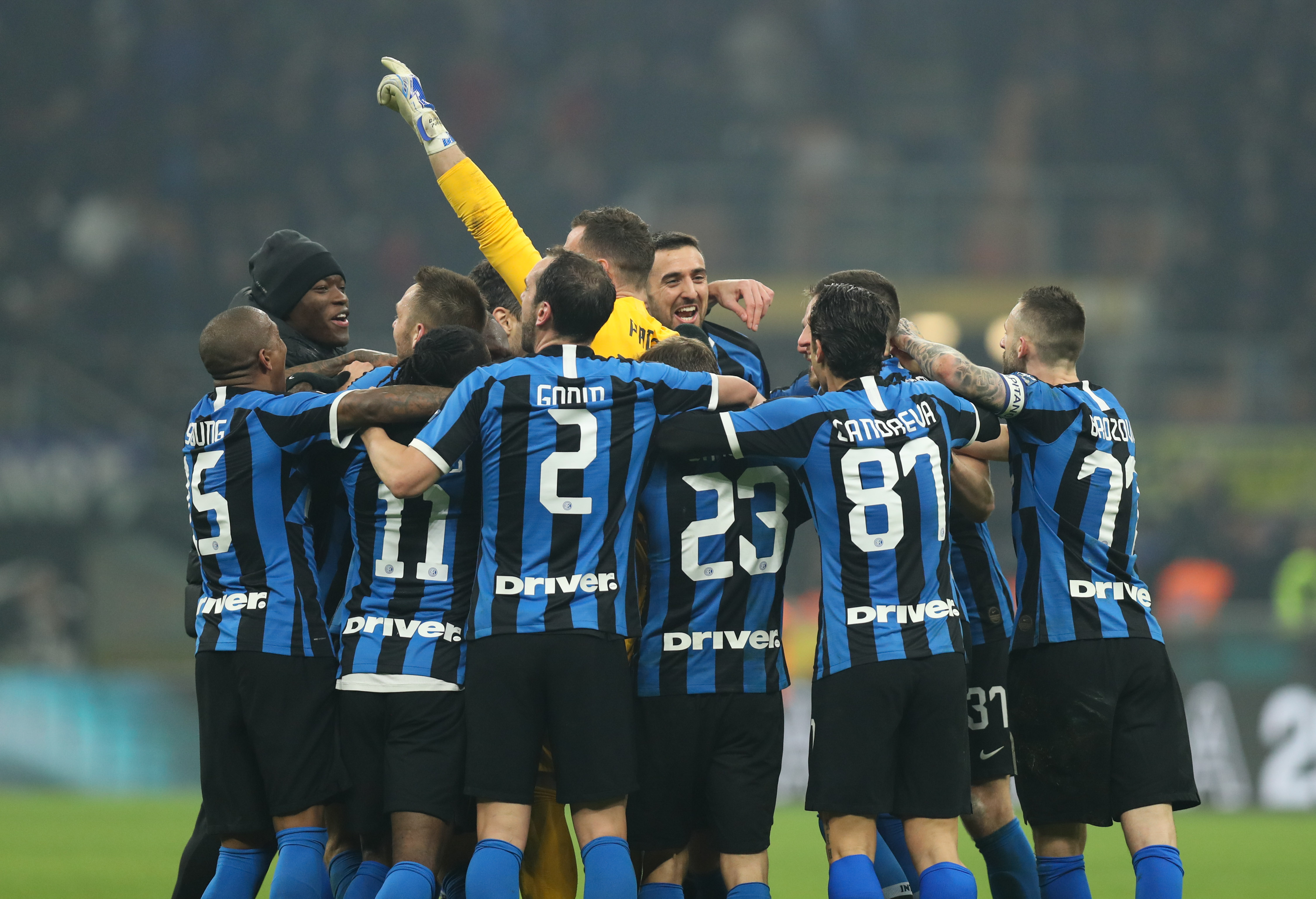 迪尼：谢什科在场上犹豫不决，他从来都和队友不在一个频道上（迪尼：谢什科比赛中优柔寡断，始终与队友不同步）