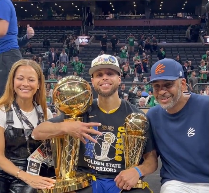 国足阵容进行大幅调整（国足阵容迎来重大调整）