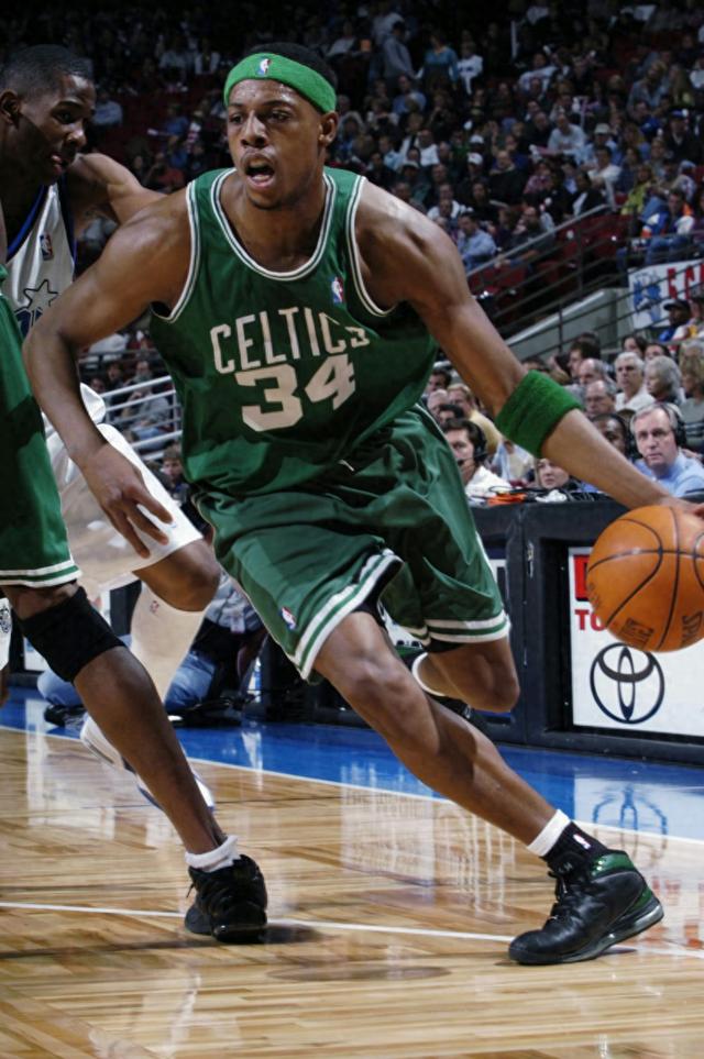 欧冠淘汰赛前瞻：巴黎对阵切尔西,（欧冠淘汰赛焦点战：巴黎迎战切尔西）