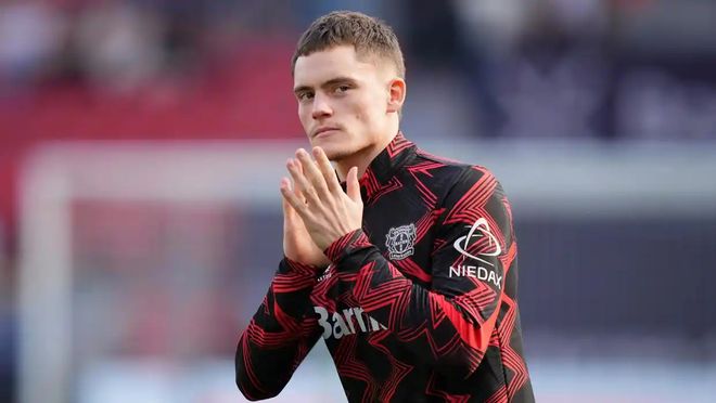 东契奇狂砍43分13助攻9篮板！打破哈登纪录，跃升现役第一（东契奇43分13助攻9篮板引爆全场！改写哈登纪录，升至现役第一人）