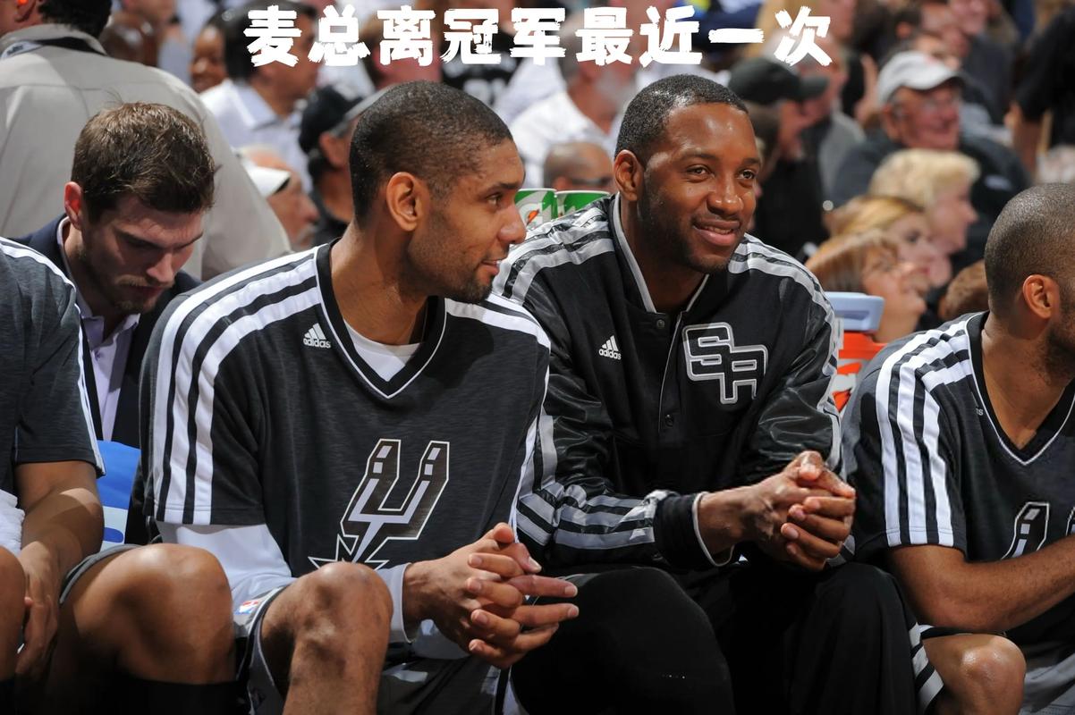 波兰主帅：要帮扎莱夫斯基找回状态；我觉得莱万还没决定未来（波兰主帅：力助扎莱夫斯基重拾状态；称莱万未来尚未确定）