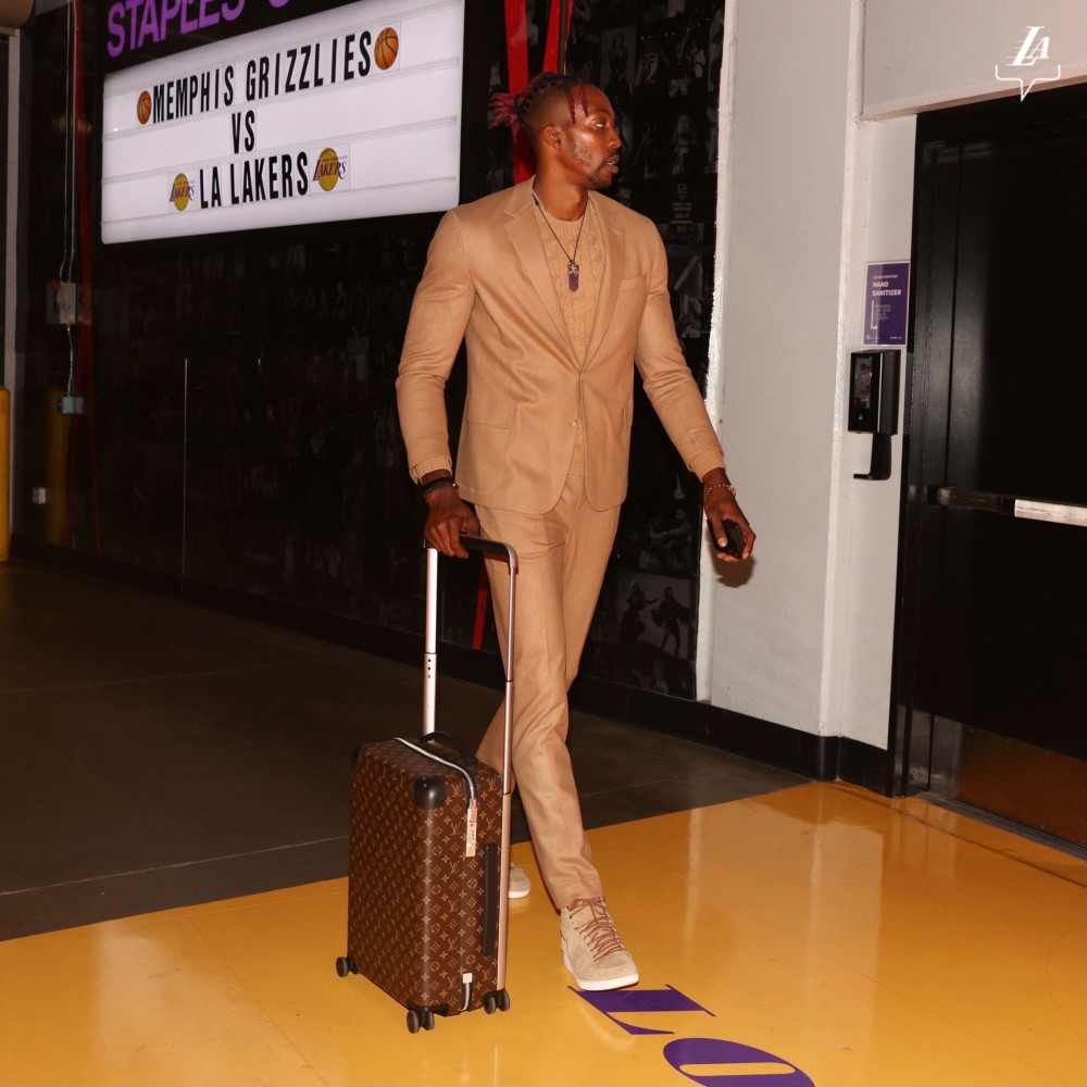 西蒙斯：很开心见到孙兴慜，他是热刺传奇&我很荣幸继承7号（西蒙斯：见到孙兴慜很开心，他是热刺传奇，能接过7号我深感荣幸）