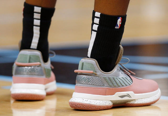 亨利批萨拉赫：此类事情不应公开谈论，我在巴萨时就没这么干（亨利抨击萨拉赫：这类事不该公开谈，效力巴萨时我从未这么做）