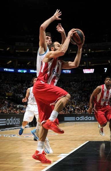 利物浦欧冠小组／联赛阶段近22场主场赢下20场，且近12场全胜（利物浦欧冠小组赛／联赛阶段主场近22战20胜，豪取12连胜）