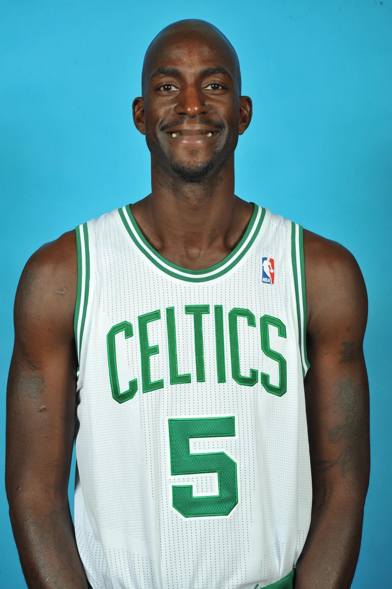 总比分0-5，阿隆索带队2次对阵利物浦均遭遇失利（阿隆索两度率队对阵利物浦皆告负，总比分0-5）