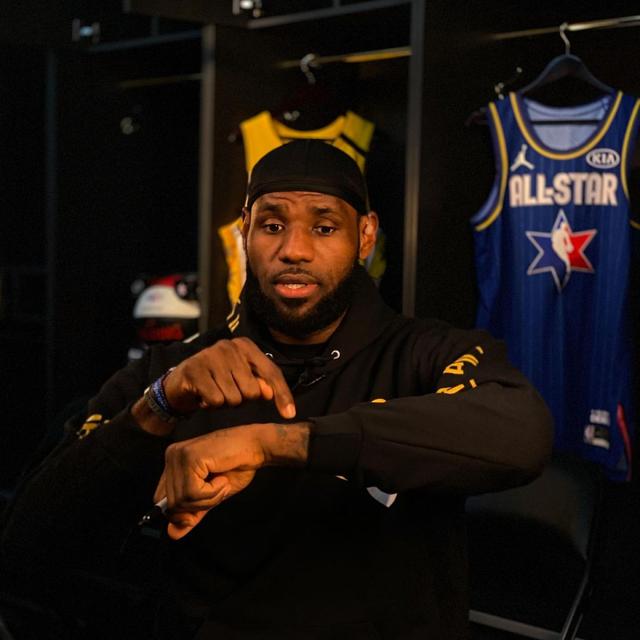 TA：贝林应该担任英格兰的10号位，他比罗杰斯更具进球威胁（TA：英格兰10号应由贝林担纲，他的进球威胁胜过罗杰斯）